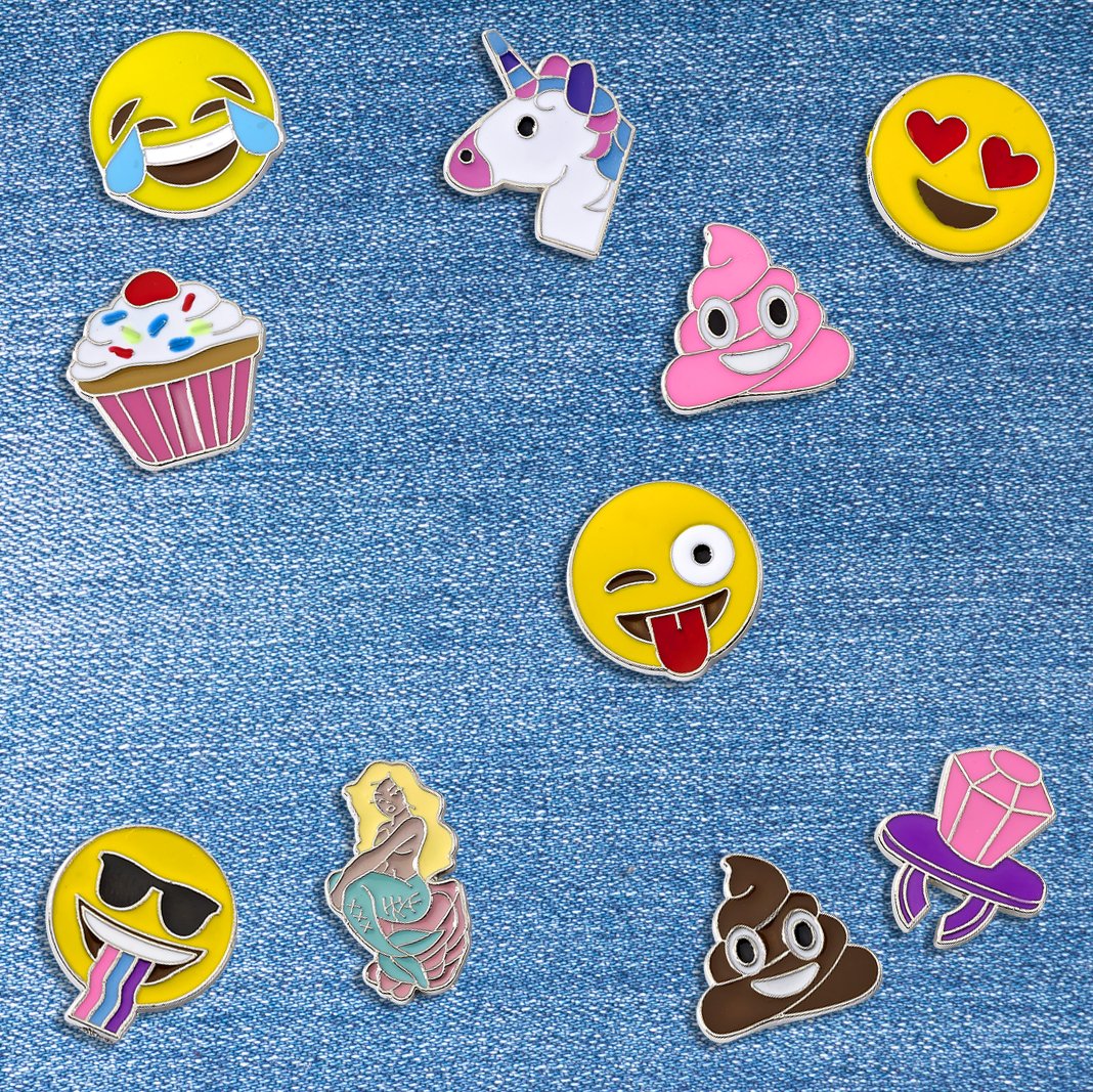 toptrenz's tweet photo. #Pins, pins, and more pins!! 🙌🎉💜💜💜The perfect way to #accessorize your backpack, bags and clothes! #Toptrenz https://t.co/EqU5gnd4Ni https://t.co/rEzEOPNOQg
