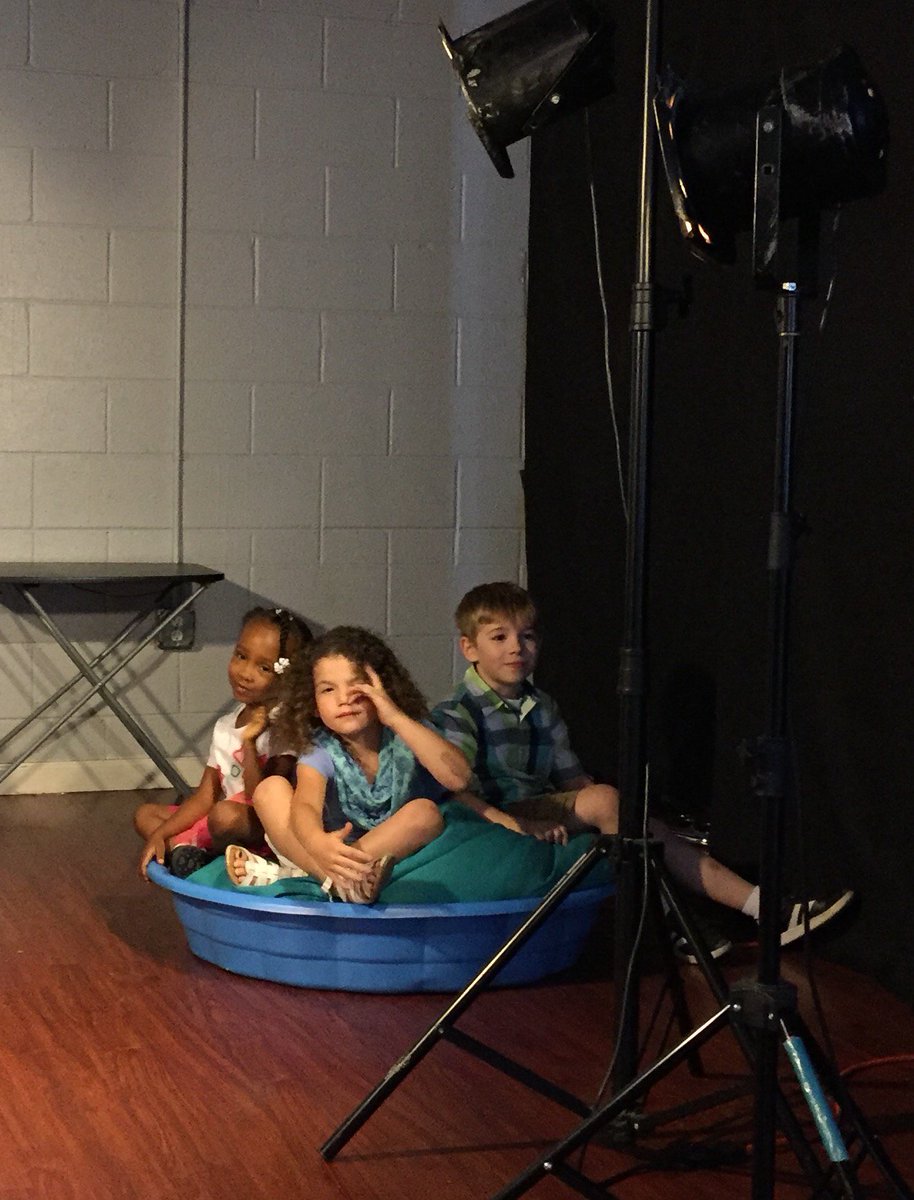 ActorsWkspDet's tweet photo. Rub-a-dub-dub, 3 kids in a tub!! ๐ Looking forward to working w/students in the #YoungActorsProgram this afternoonโ๏ธ https://t.co/yf32bVa7Wd