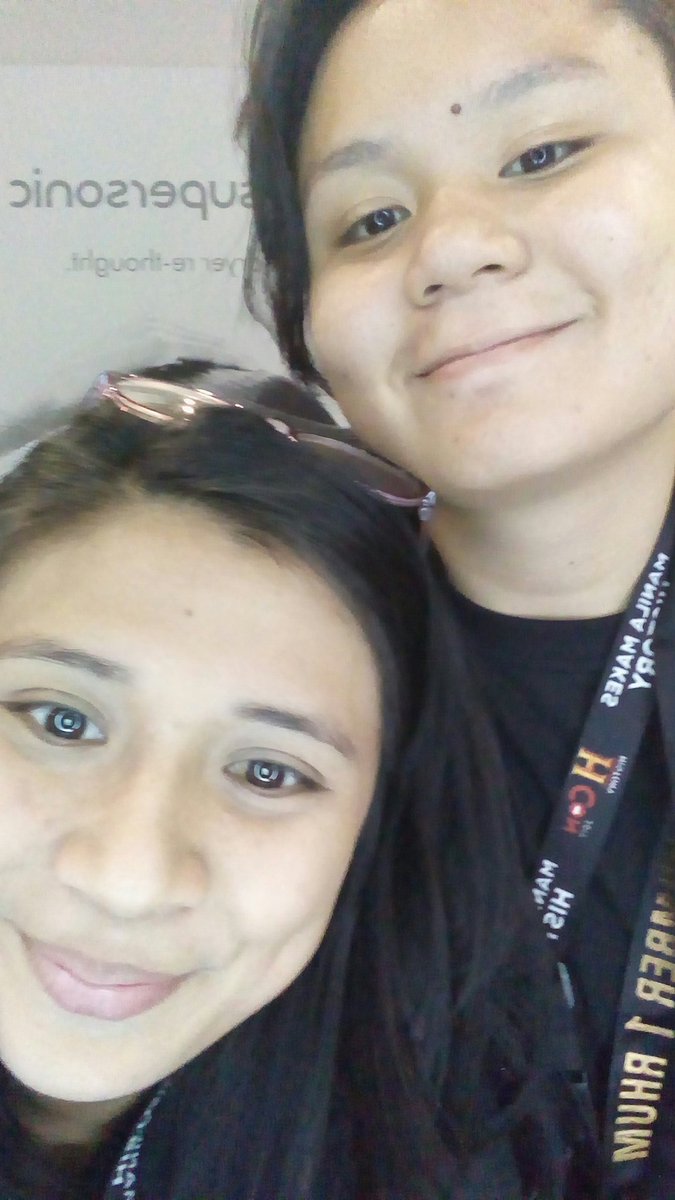 MsCharletteSJ's tweet photo. 8-year-crush finally photographed together @allyliteral π
π (#jk #halfmeant) https://t.co/qbyfH1fWnX
