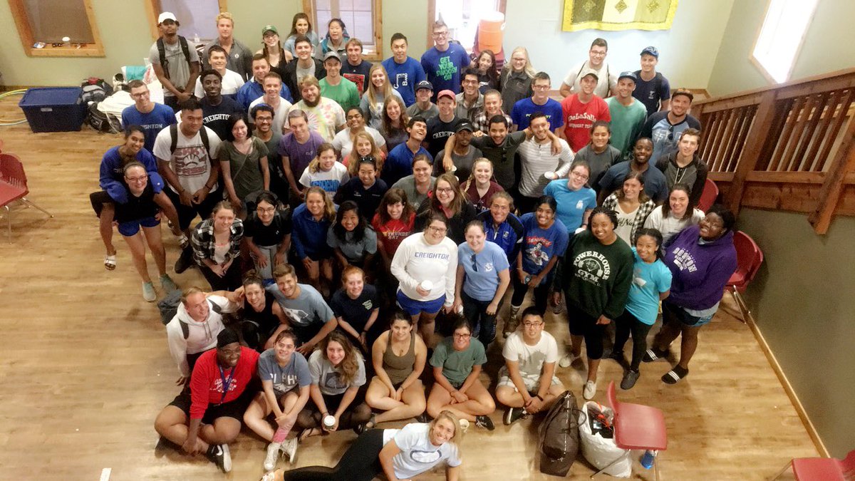 KatherineCole13's tweet photo. #TeamResLife Student Staff Retreat wrapping up this morning! @CreightonDRL https://t.co/WEuWuzD61a