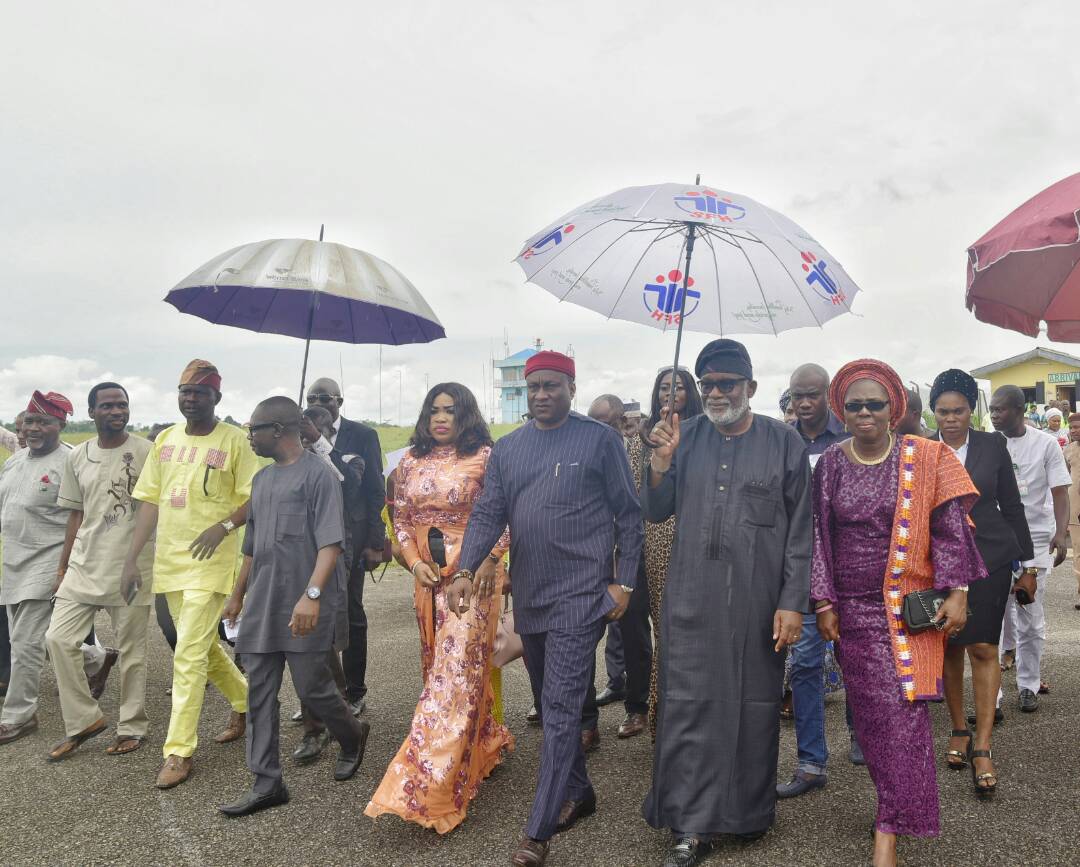 RotimiAkeredolu's tweet photo. Today we officially launched the Lagos - Akure route serviced by @flyairpeace. #OndoDevelopment https://t.co/BCWPP6djyw