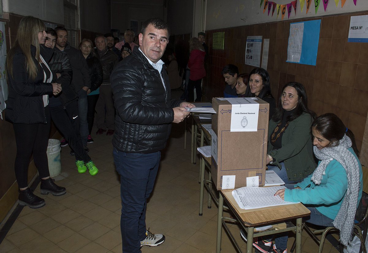 juntosazul_'s tweet photo. #PASO2017 @BertellysHernan llamó a los vecinos a acompañar su gestión con el voto para que #SigamosHaciendo #AzulPuede Lista 508 1A https://t.co/zqONpztyw2