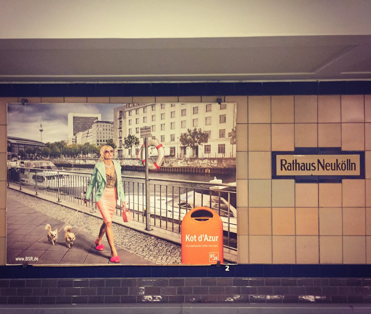 FidelityKastrow's tweet photo. 🐩'Kot d'Azur' as in 💩d'Azur advert courtesy of Berlins #sanitationdepartment #onlyinberlin #thisisberlin #berlinerstadtreinigung #berlinview https://t.co/frsd2iNyd5