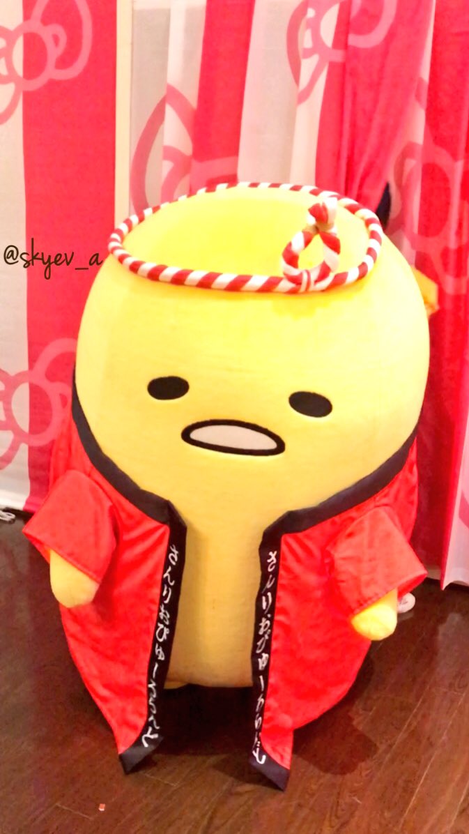 skyev_a's tweet photo. 先日、ピューロのキャラクター縁日でぐでちゃんとグリーティングをさせてもらったんだけど、ぐでちゃんはやっぱり夏が似合いすぎるたまごちゃんだと思ったよ(⊃´-`⊂)🌻夏祭りだけでも充分楽しいのに、ぐでちゃんと過ごすことでもっと幸せな気分になれるね…!✨ https://t.co/HWC13xsGDj