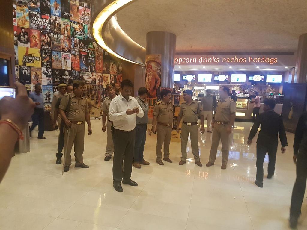 PsIndirapurm's tweet photo. EDM Mall mai checking karate hue Co indrapurm v Sho indrapurm mey force ke v dog squad team https://t.co/qlCULeGVP3