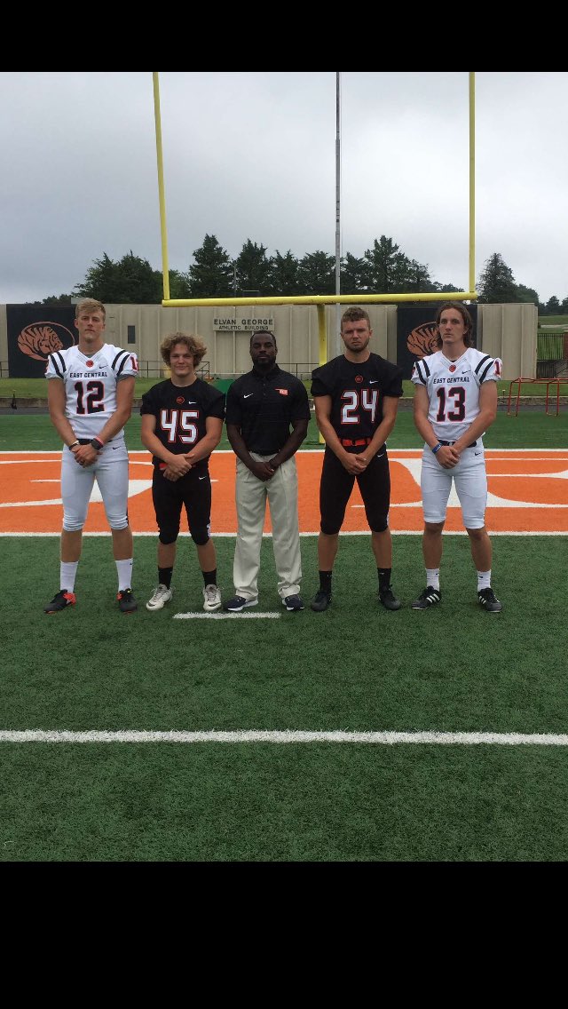 Jbussey27's tweet photo. Special teams specialists #deepsnap https://t.co/8Dp6Rp3eqC