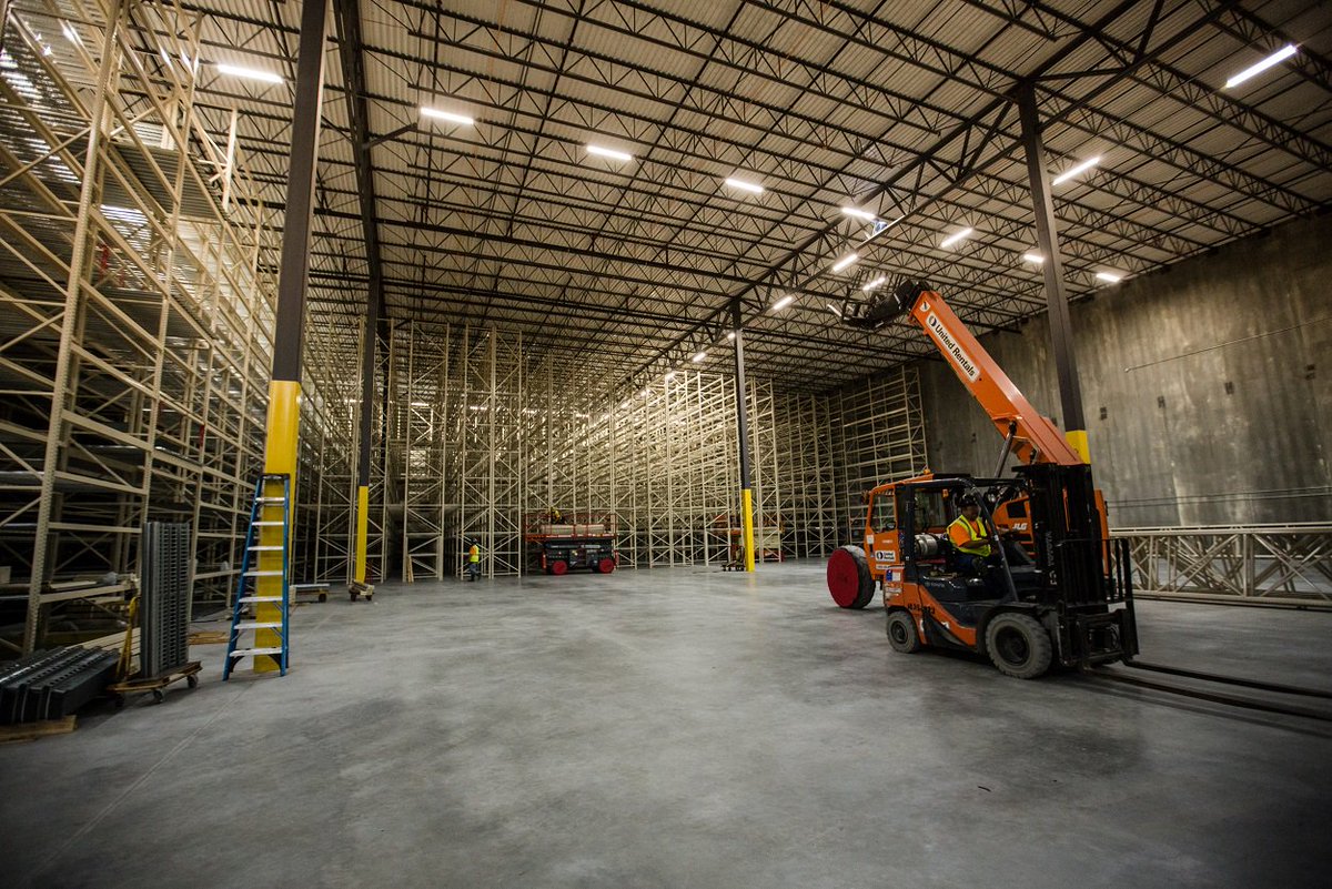 LVEDC's tweet photo. Iron Mountain Incorporated held a ribbon-cutting ceremony for its new 182,000 SF facility in the Lehigh Valley: https://t.co/d8oSHzeJYe https://t.co/V3Qea9h1fy