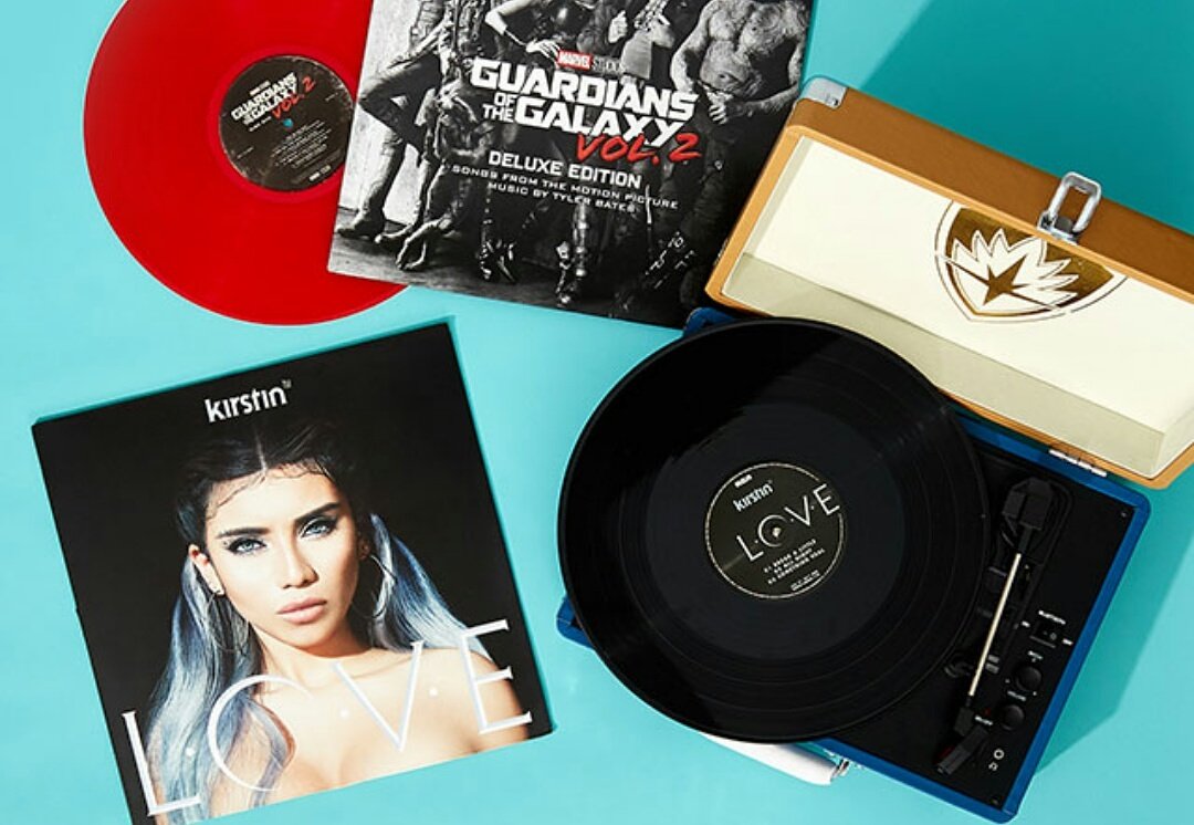 BNRogersAR's tweet photo. 🎶Today is the last day of #BNVinylWeekend! Stop by for 10% off vinyl, including #BNExclusive Editions! Crosley turntables are also on sale!🎶 https://t.co/pEYGRlrXoY