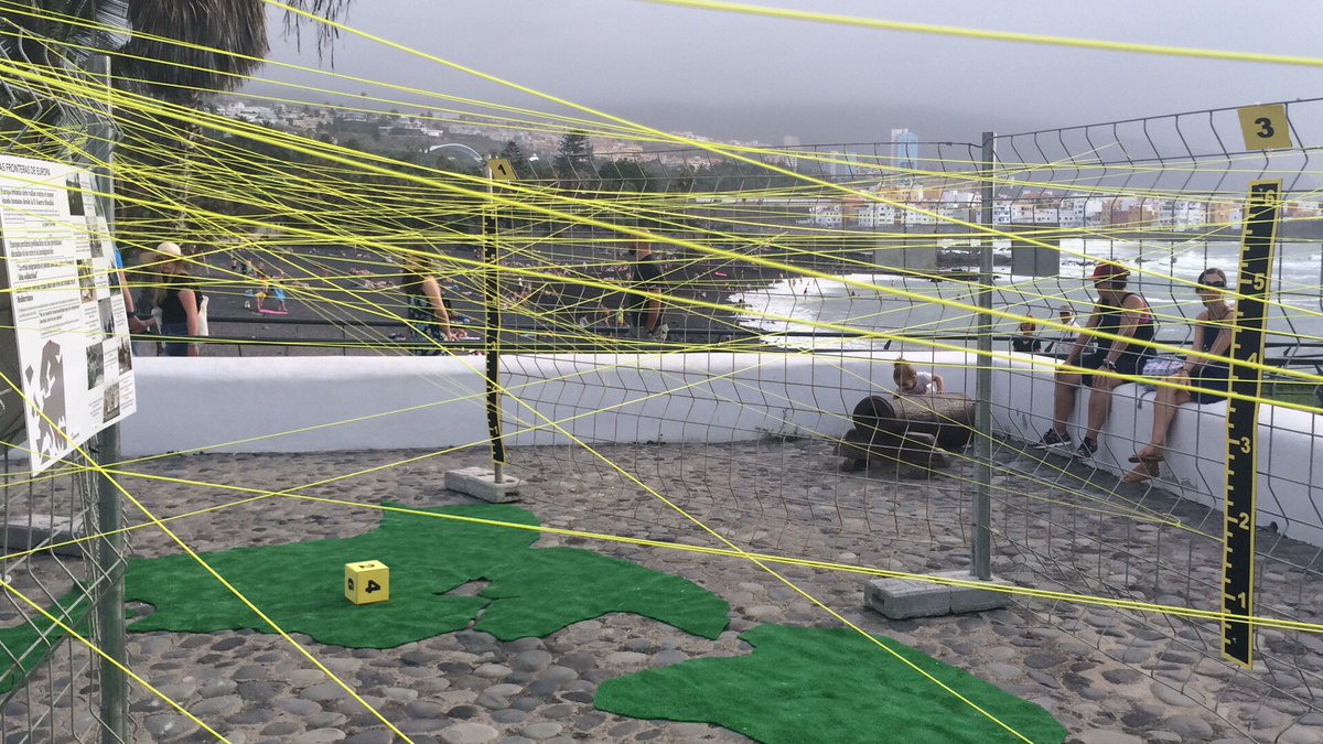 urbanlinkFS's tweet image. Aquí pueden ver el resultado de la instalación que desarrollamos en @PheFestival con el taller participativo &apos;Cruzando Fronteras&apos;