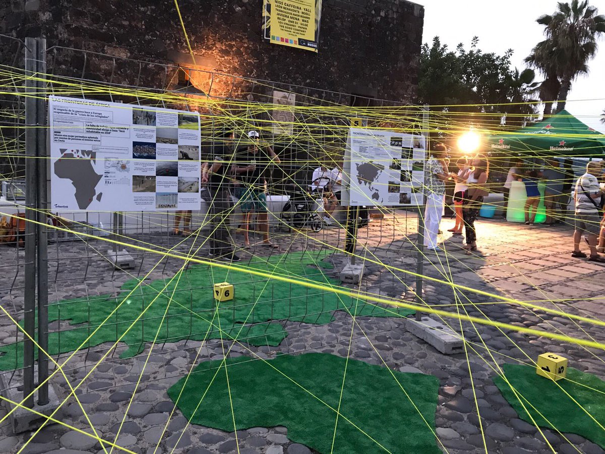 urbanlinkFS's tweet image. Aquí pueden ver el resultado de la instalación que desarrollamos en @PheFestival con el taller participativo &apos;Cruzando Fronteras&apos;