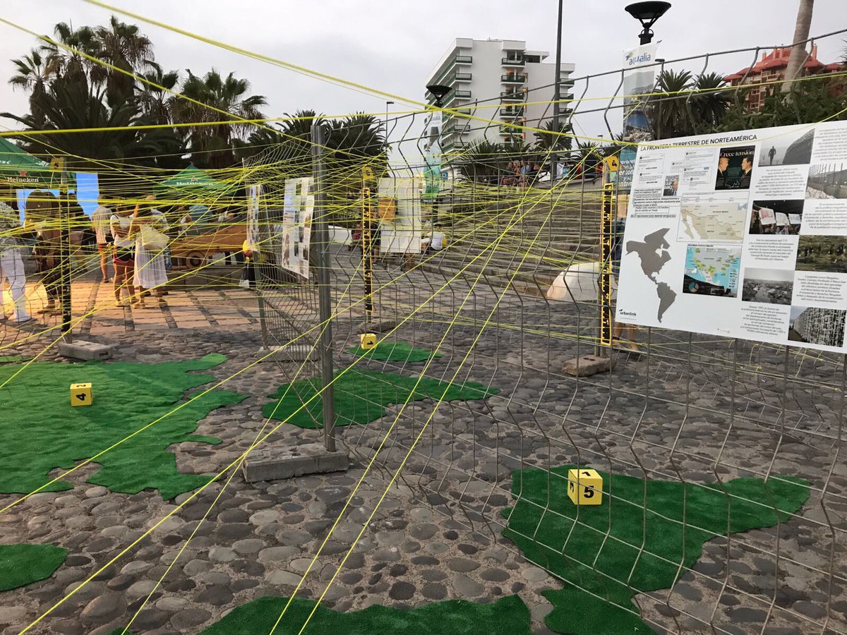 urbanlinkFS's tweet image. Aquí pueden ver el resultado de la instalación que desarrollamos en @PheFestival con el taller participativo &apos;Cruzando Fronteras&apos;