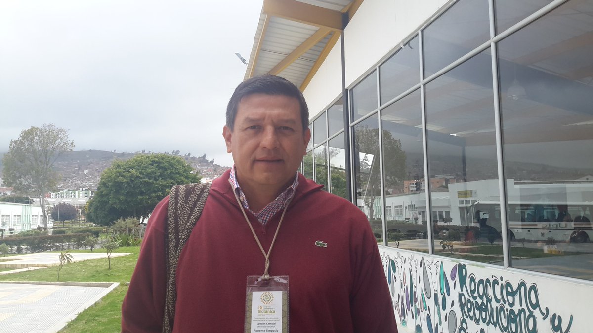 uptcradio's tweet photo. "Nuestro herbario se especializa en plantas superiores en árboles principalmente"
Lyndon Carvajal Dir Herbario @udistrital en @IXColbotanica https://t.co/9XrWD3fQiq
