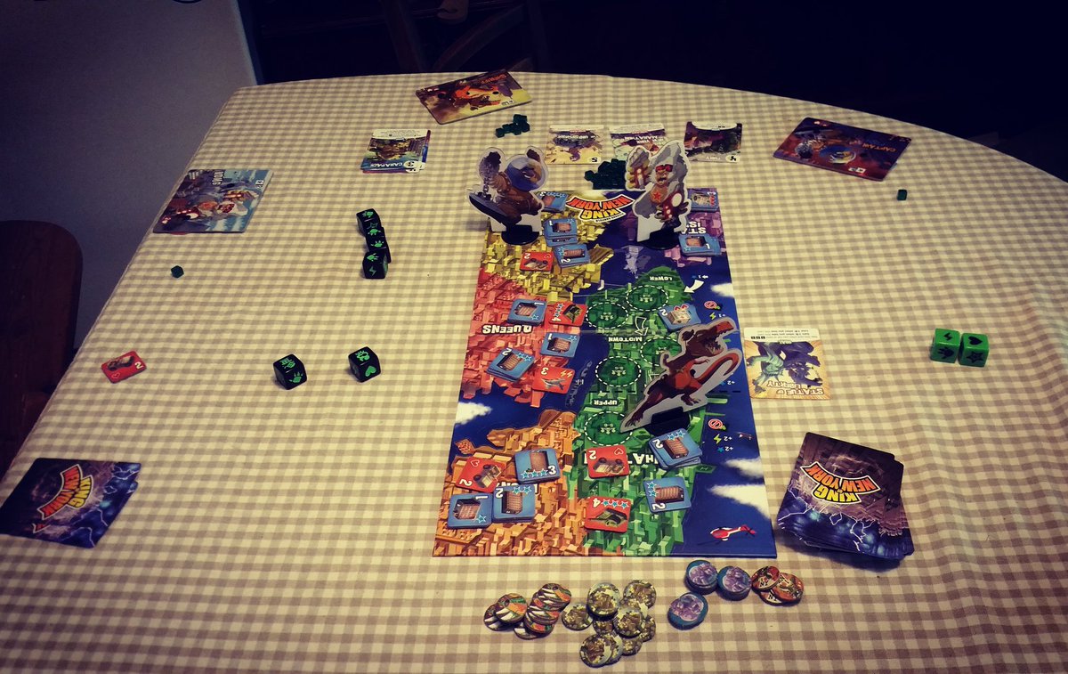 MiriMain's tweet image. New favourite board game #kingofnewyork