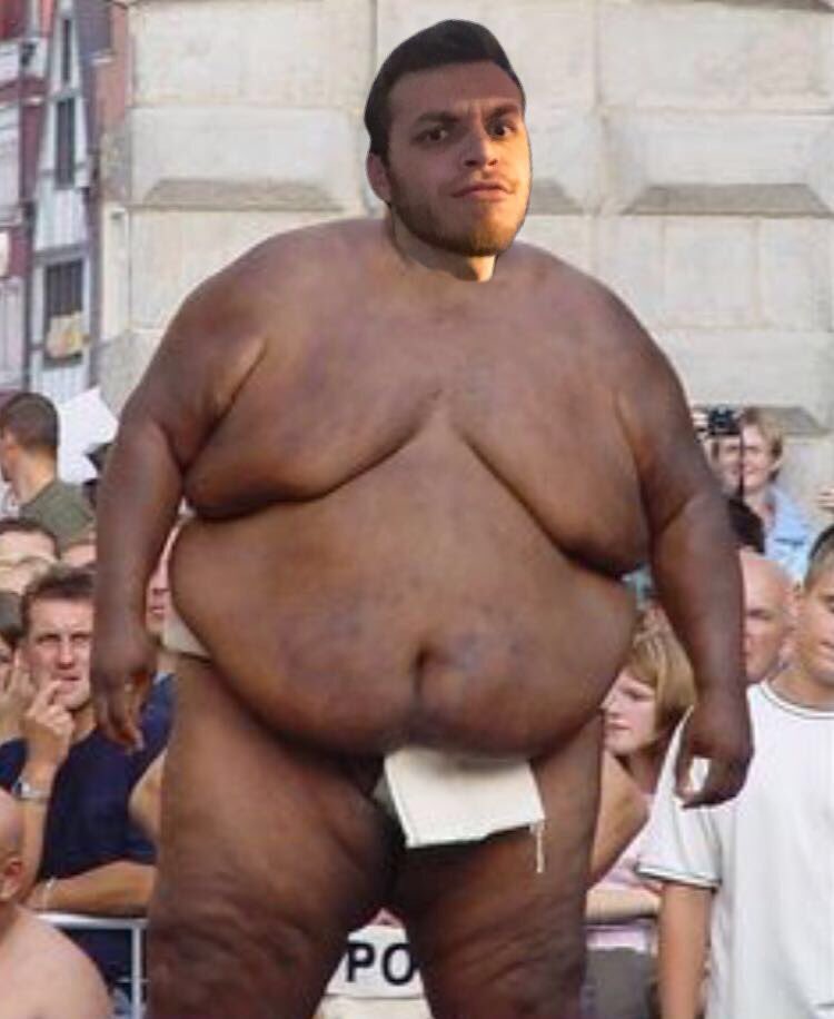 LValaderio's tweet photo. Ho un amico scemo, che è ingrassato in vacanza ma si è abbronzato😂😂 @AleBarra97 https://t.co/93xrgeGcs9