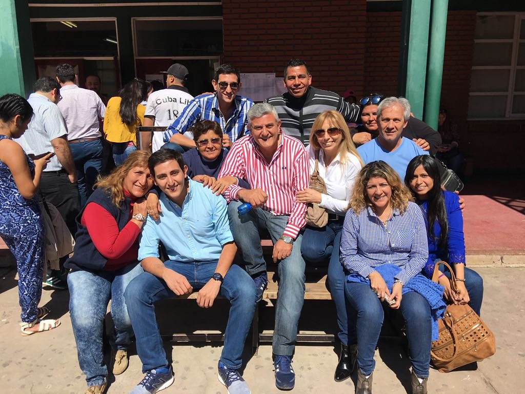 AstunMarcelo's tweet photo. Una parte del gran #equipo que me acompaña, junto a mi familia me acompañaron a emitir mi voto https://t.co/fHuxVRbNvC