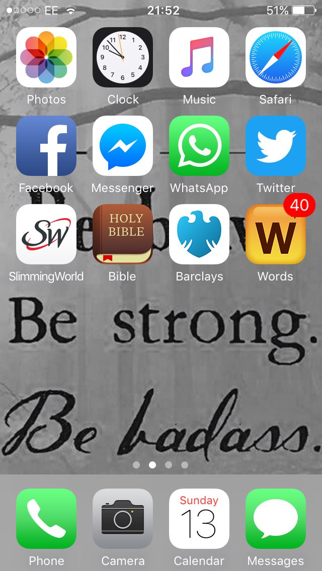 helen_a15's tweet photo. It's been said your phone home screen says a lot about you ...
So do you dare share? 
Here's mine! 
(please RT)
#PhoneHomeScreen
#BitOfFun https://t.co/GBXBKihkAM