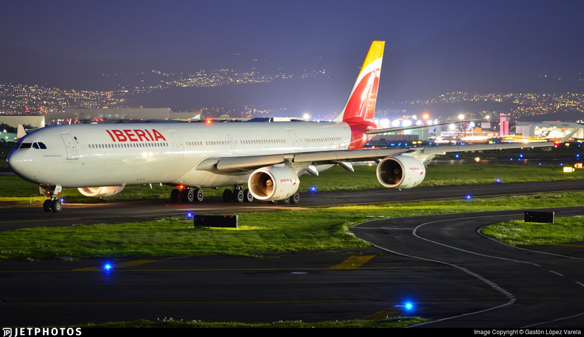 JetPhotos's tweet photo. An Iberia A340 out for a night taxi in Mexico City. https://t.co/JgWaP7JO6f © Gastón López Varela https://t.co/C2Ojw2VmVs