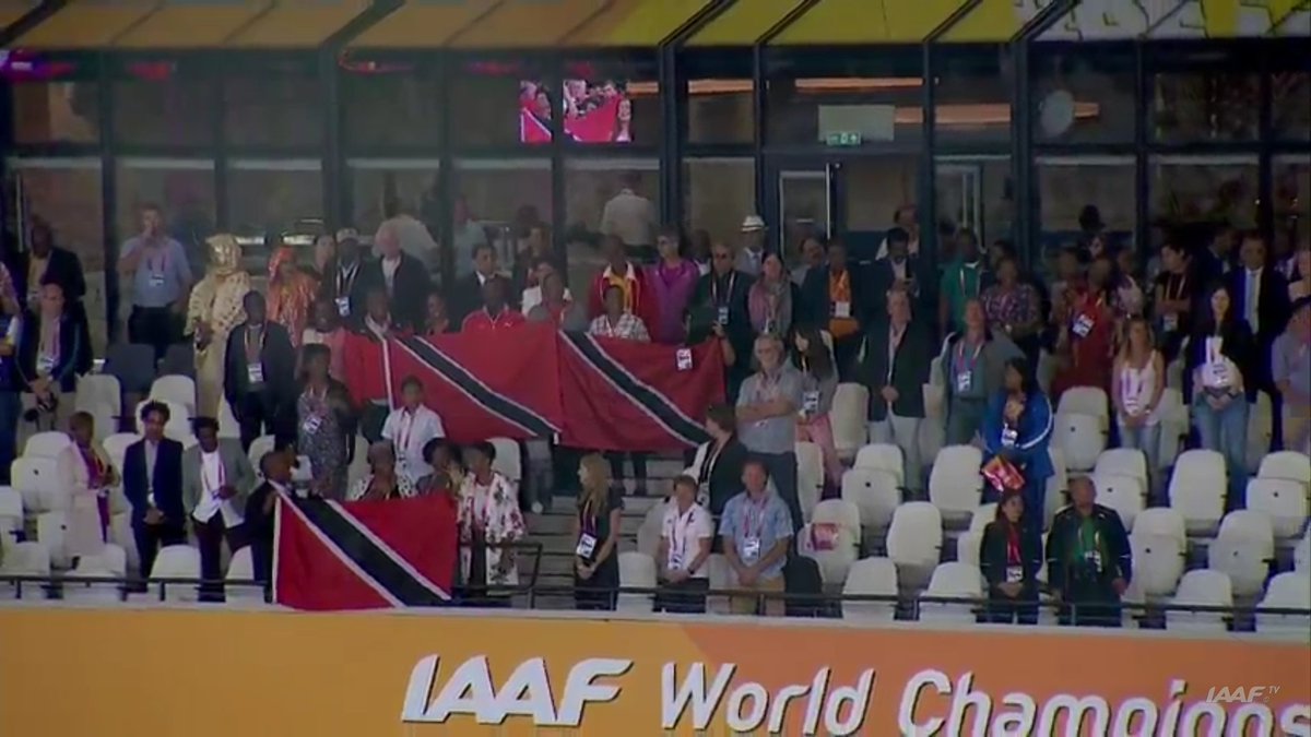 CNC3TV's tweet photo. T&amp;T's 4x400 metres team on top of the podium. https://t.co/D8bpdBzJN3