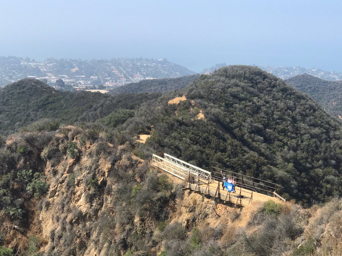 heatherasginger's tweet photo. Dude. Nothing better than hiking with friends on a Sunday morn.  11.5 more miles of the Backbone trail? We took 'em. #MPC2017 https://t.co/txob0i6G36