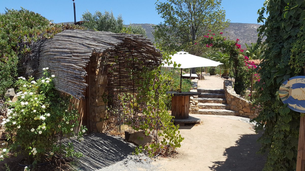 sharteks's tweet photo. Heaven on Earth. #TresMujeres #CompounddoesValle https://t.co/l8qStOp20U