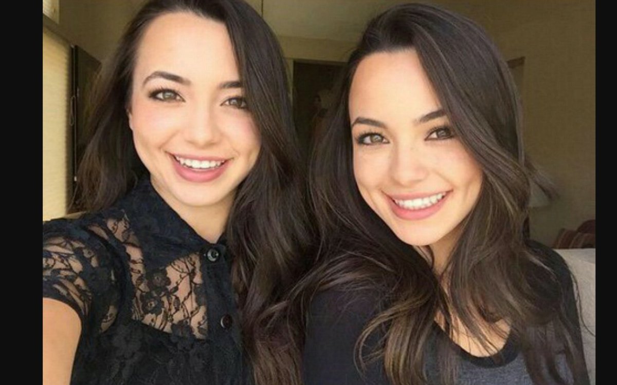 Merrelldolan2's tweet image. #TeenChoice #ChoiceFemaleWebStar #merrelltwins @merrelltwins retweet and keep voting cuz today is the day!