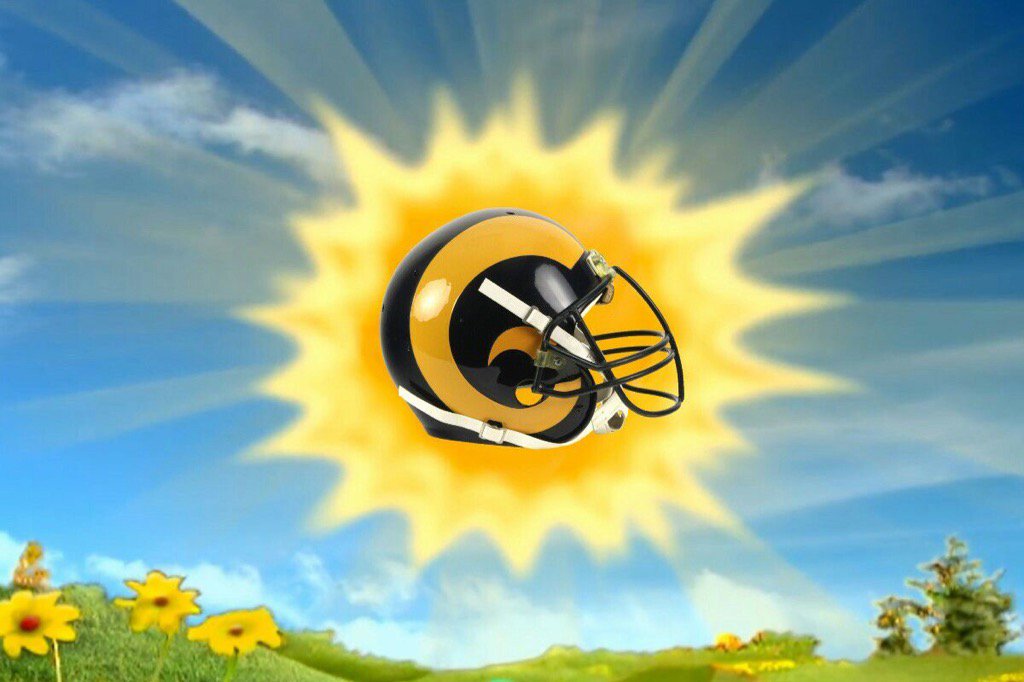 ddepp44's tweet image. Football is in the air.