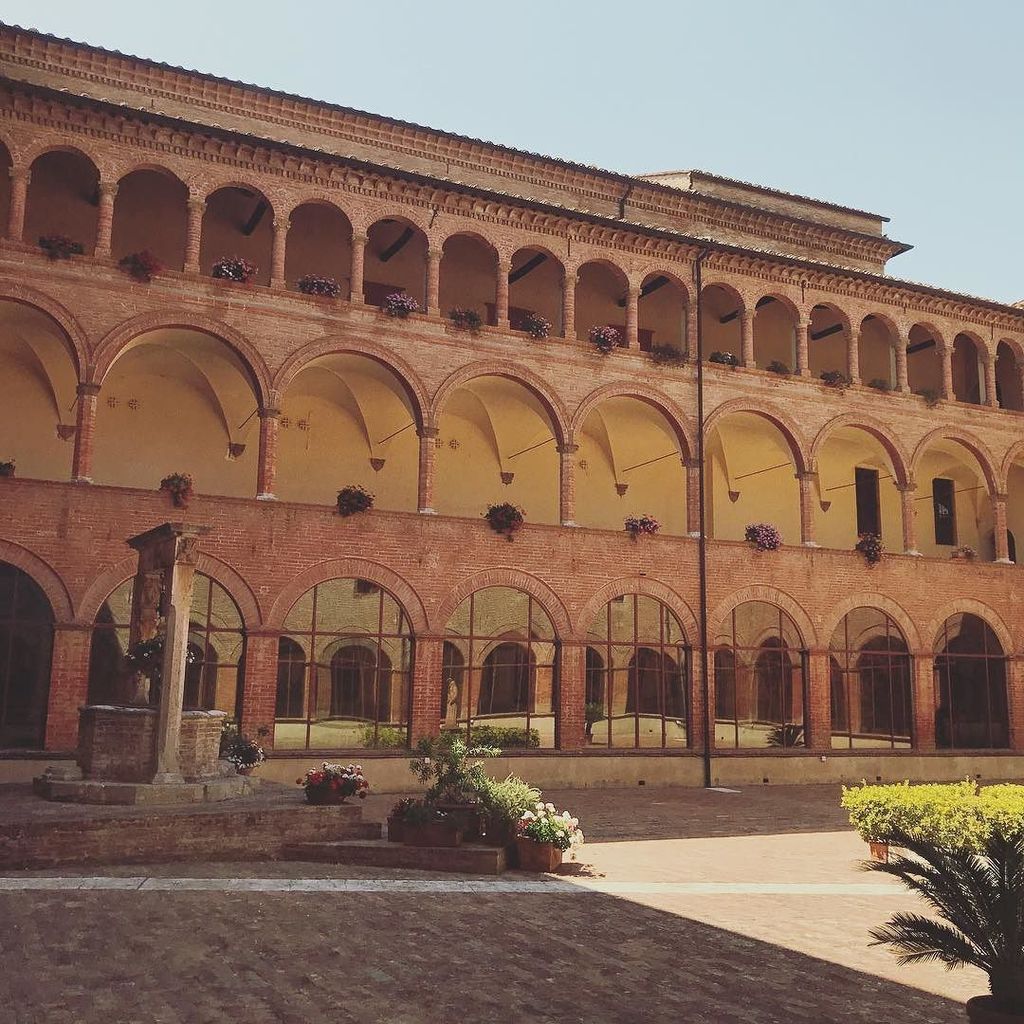JudyAndSimon's tweet photo. Monastery Monte Oliveto Maggiore in Tuscany /Italy  #travel #travelblogger #instatravel #travelphotography #judyan… https://t.co/sVF2HFCAM6 https://t.co/bcICIQWORI