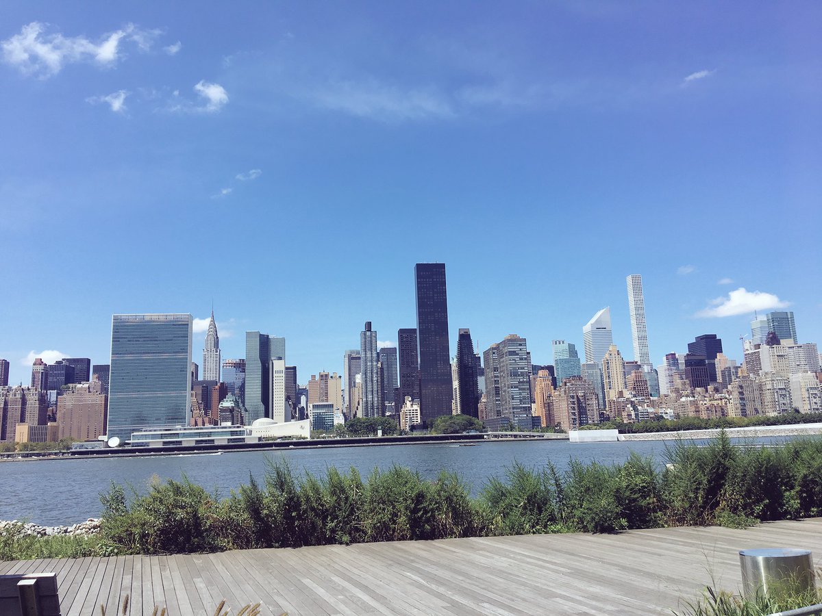 kittenmagix's tweet photo. Picture perfect day here #gantrystateparkplaza #thisisqueens #SundayMorning #Summer2017 #outerboroughs https://t.co/VEHH82UYuc