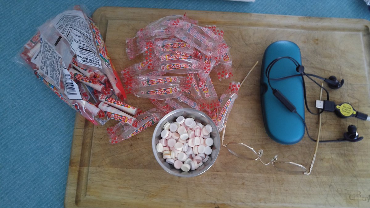 GeorgeJAndrade's tweet photo. Road trip essentials.
#smarties
#deliciousgoodness https://t.co/LUT4k16kNi