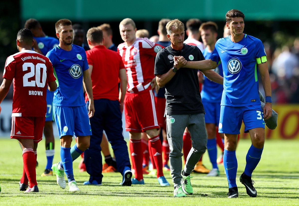 VfL_Wolfsburg's tweet photo. „Im Pokal geht es nur um den Sieg“ - Die Trainerstimmen zu #NORWOB ➡️https://t.co/RHFL3AVTcO https://t.co/QCVcrfhIwL