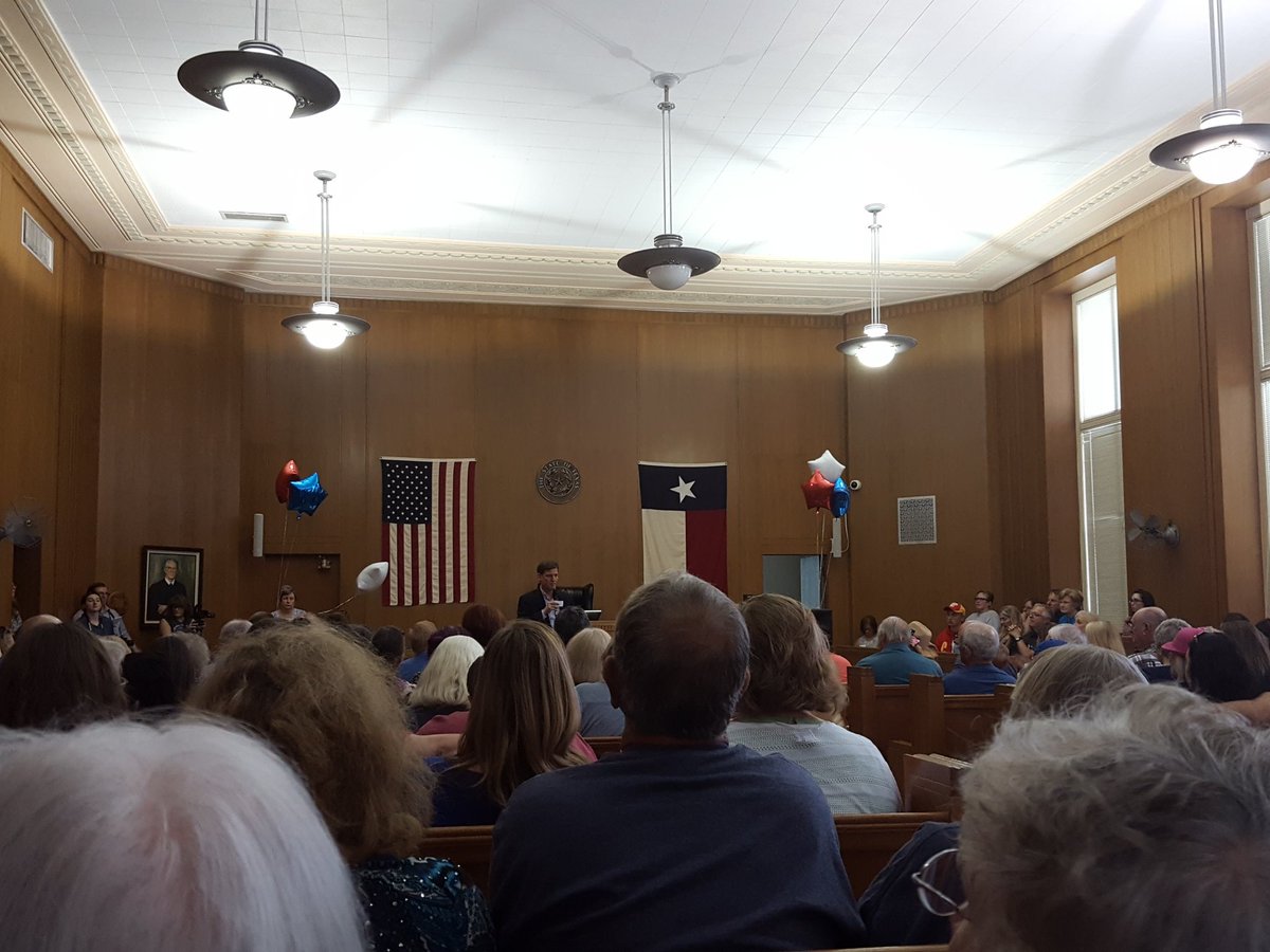thomasblake02's tweet photo. Town Hall with Beto O'Rourke https://t.co/1oAk1q1jGl