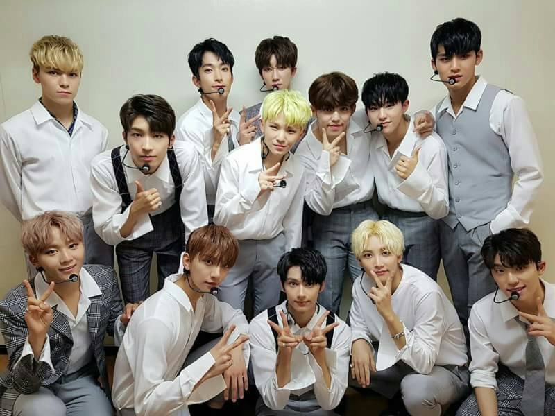 Psychofxt's tweet photo. @TeenChoiceFOX @pledis_17 My #TeenChoice for #ChoiceInternationalArtist is SEVENTEEN @pledis_17 https://t.co/BistKfcJp2