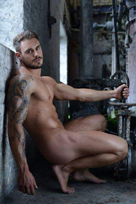 DHIO_skXUAAKnyk.jpg:large