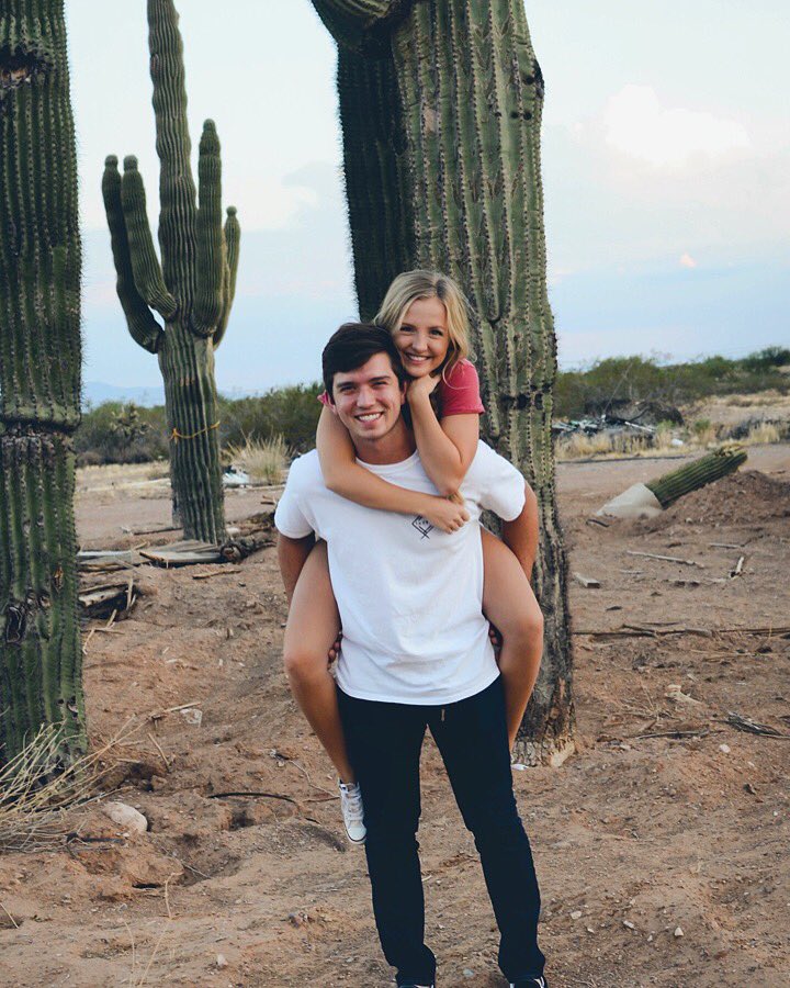 alyssach20's tweet photo. 🌵 https://t.co/mdHrQ88LWF
