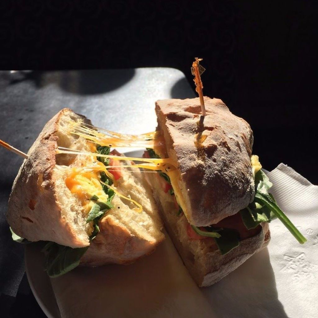 tinyscoffee's tweet photo. Cheesy! 🍞🧀🍞 💯
#tinyscoffee #stumptowncoffee #portland #oldportland #pdx #pnw #oregon #summervibes #summer #coldbr… https://t.co/SniDxHCxnG https://t.co/Lh25EN3On0