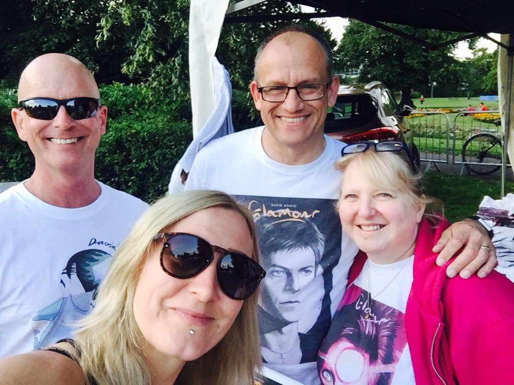 I was lucky to meet the lovely people who create the David Bowie Glamour fanzine at Bowie's Beckenham Oddity