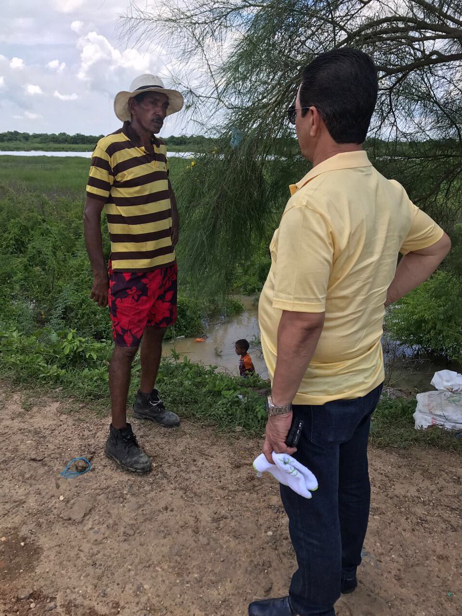 El Alcalde Municipal realiza visita de inspección al muro de contención verificando los trabajos de evacuación de aguas lluvias.
