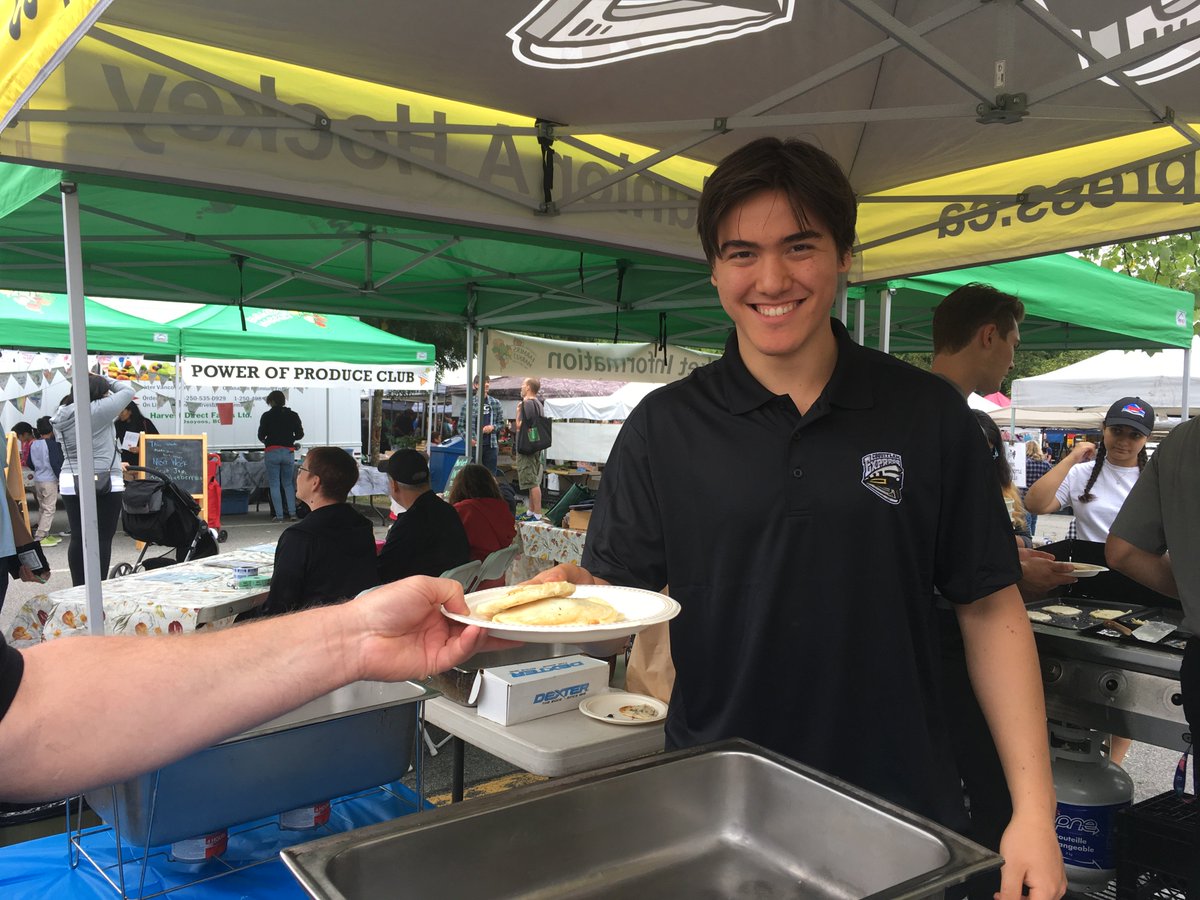 joan_isaacs's tweet photo. Proud to support @BCHLExpress serving fresh BC Blueberry pancakes till 1pm #Coquitlam @CoquitlamMarket https://t.co/Br6XVr2pDb