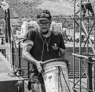 ThisShaneParks's tweet photo. Proud to be working hard and getting dirty for this crew, organization, and cause!

#thisshaneparks #SeaShepherdCr… https://t.co/Y9ds6RQXAA https://t.co/VdoWcWzEm8
