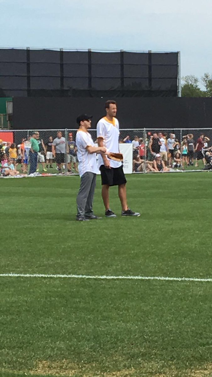 hstarkey18's tweet photo. I'm closer to @GavinDeGraw today than I was at his concert last night! #donalddrivercharitysoftballgame https://t.co/KRmSDuJnFs