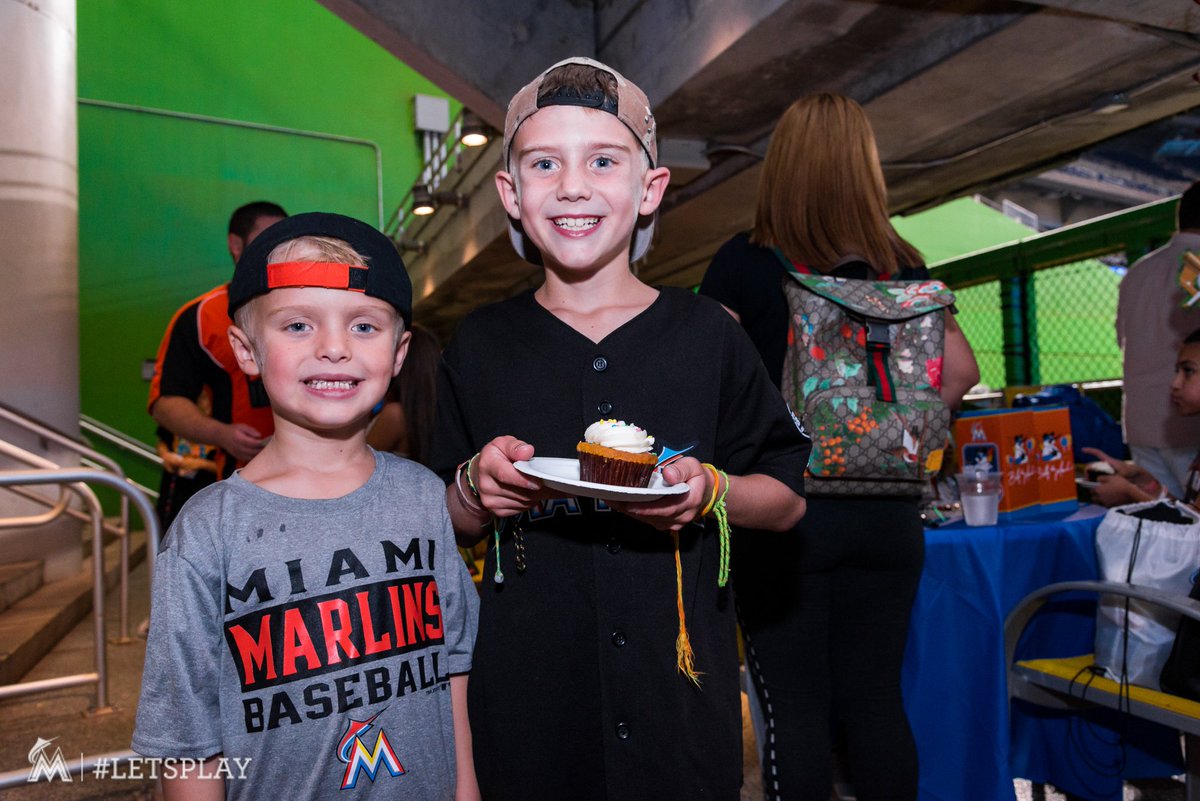Marlins's tweet photo. It's lit. 🔥

Wishing a happy birthday to the best mascot in the game, @BillyTheMarlin! 🎉🎈

#LetsPlay https://t.co/RcxRHD2SYS