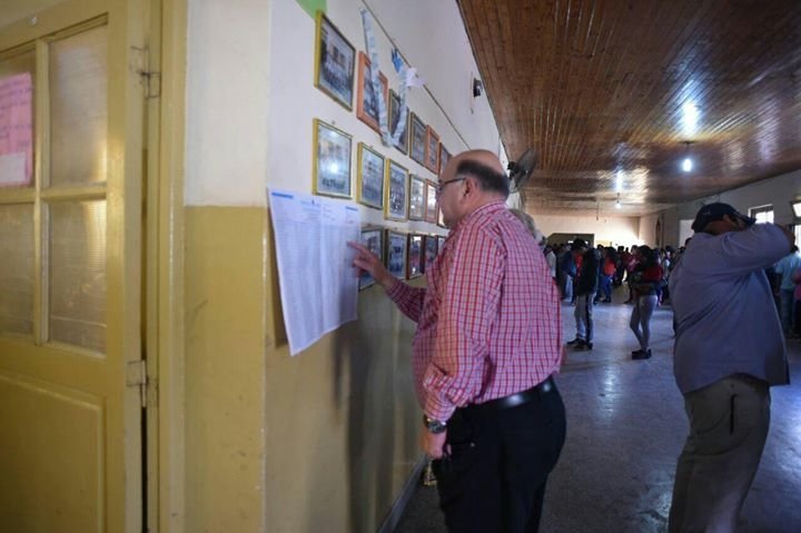 Cumpliendo con el deber cívico en la mesa N 3074 de la Esc. Bernardino Rivadavia #Paso2017 #Saltaelige