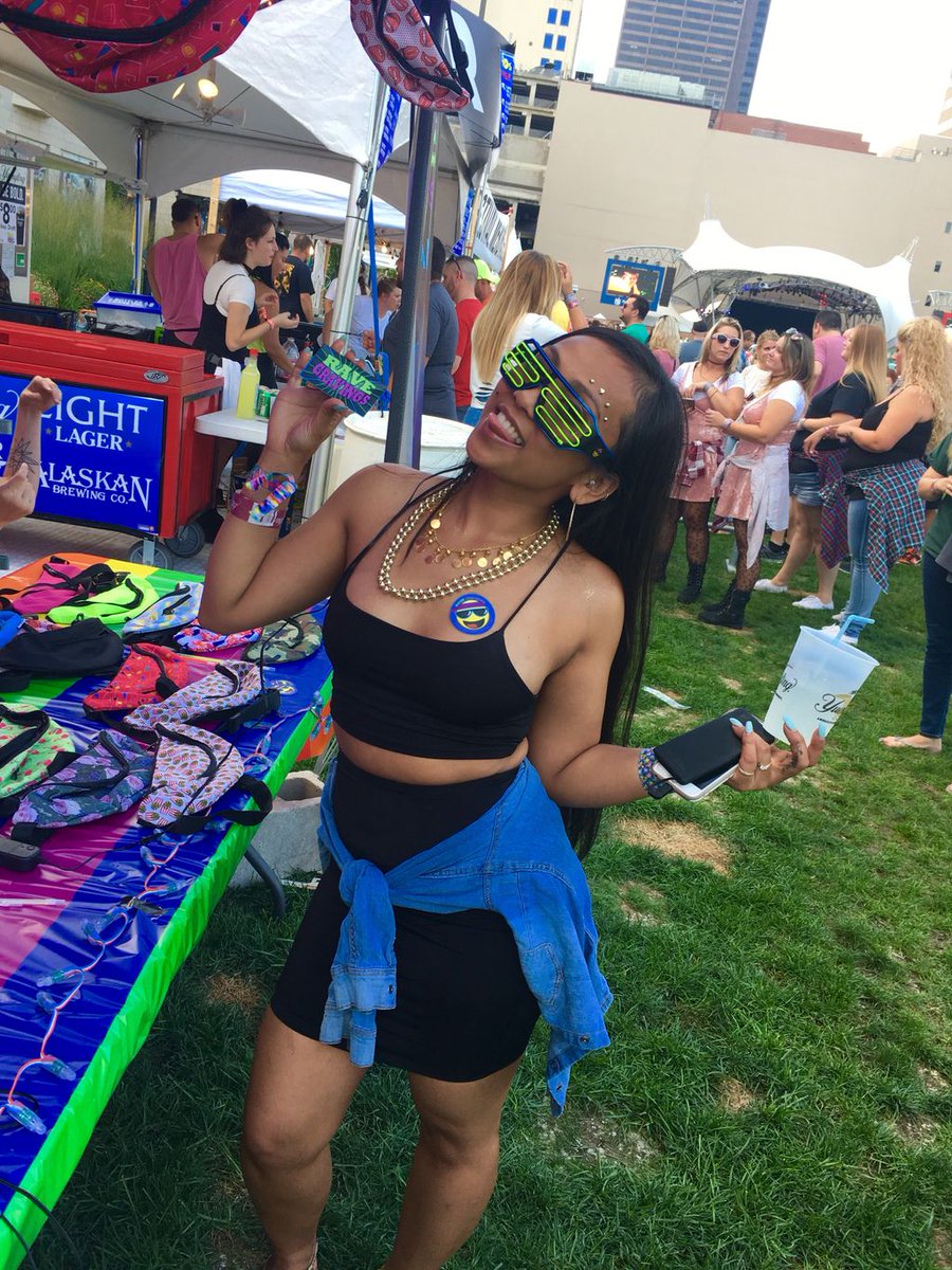 Rave Cravings tweet media