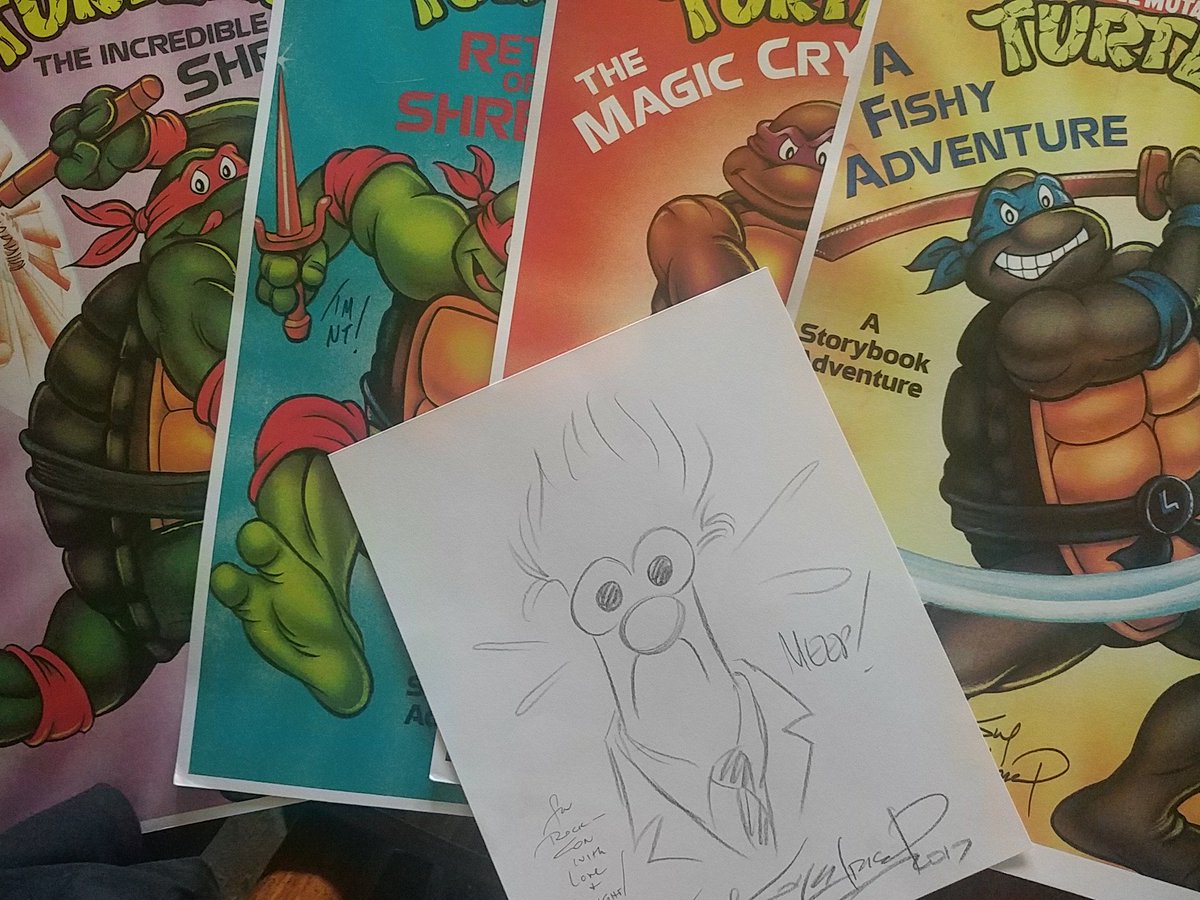 CosplayRivers's tweet photo. Truly blessed by @GuyGilchrist for the donation he made for charity convention for Slippery Rock Community library! #RockCon #TMNT https://t.co/RfqlmojG4B