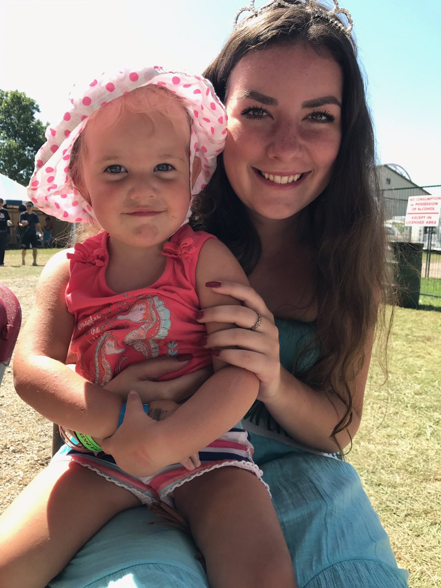 suttonambassadr's tweet photo. Last moments of the 2017 Sutton Fair, fun right to the end. @SuttonFair #suttonfair #ambassadorthings https://t.co/tcZcr60oXz