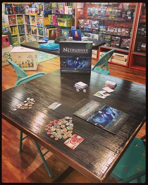 ShallWePlayLV's tweet photo. Come out and learn Netrunner. #shallweplaylv #boardgames #tabletopgame #netrunner #teach #learngames #fun … https://t.co/V2tawO2c9o https://t.co/0jJ1msePHq
