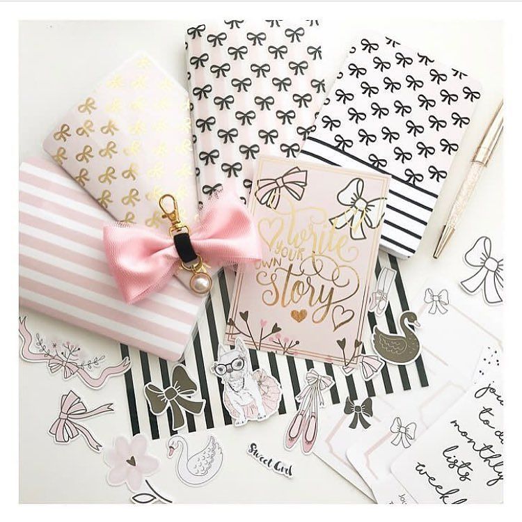 Goodnight from Fifi and her bows 🎀 I'm so excited for this week as these kits start shipping! 🙊 Cant wait for you … ift.tt/2uAI0Vb
