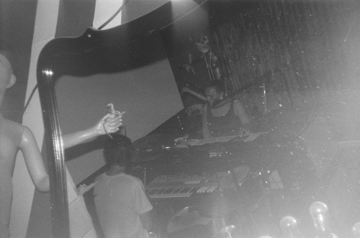 Thanks for coming out to [   -être] on Friday for Couleur Dessin's last gig before they hunker down with a new project. To new unknowns! 🔑