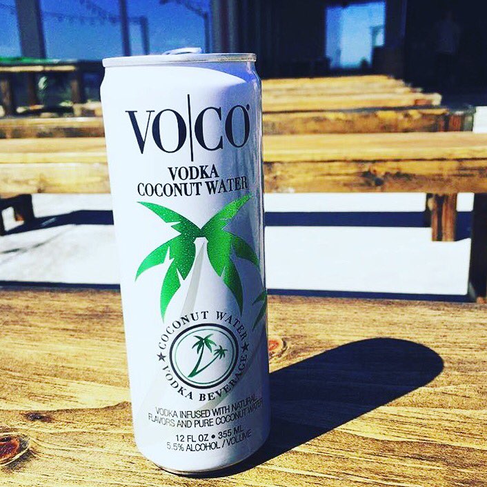 VOCOdrink's tweet photo. Gone beachin' 
Happy Sunday everyone! 😎❣️🍹 #vocodrink #voco #LoveVoco #coconut #coconutwater #vodka https://t.co/pCmcMNXenn