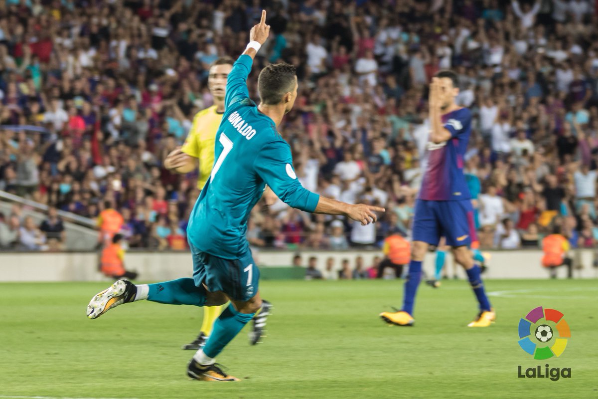 LaLiga's tweet photo. FINAL | @FCBarcelona_es 1-3 @realmadrid 

Cristiano y Asensio dan ventaja a los de Zidane para la vuelta en el Bernabéu. 

#Supercopa https://t.co/mjynoxjNdc